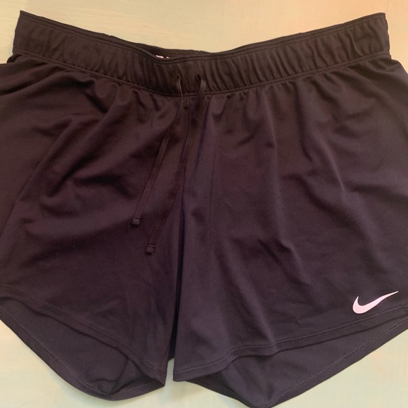 Nike- XL dryfit Black running shorts like new condition - Picture 2 of 6